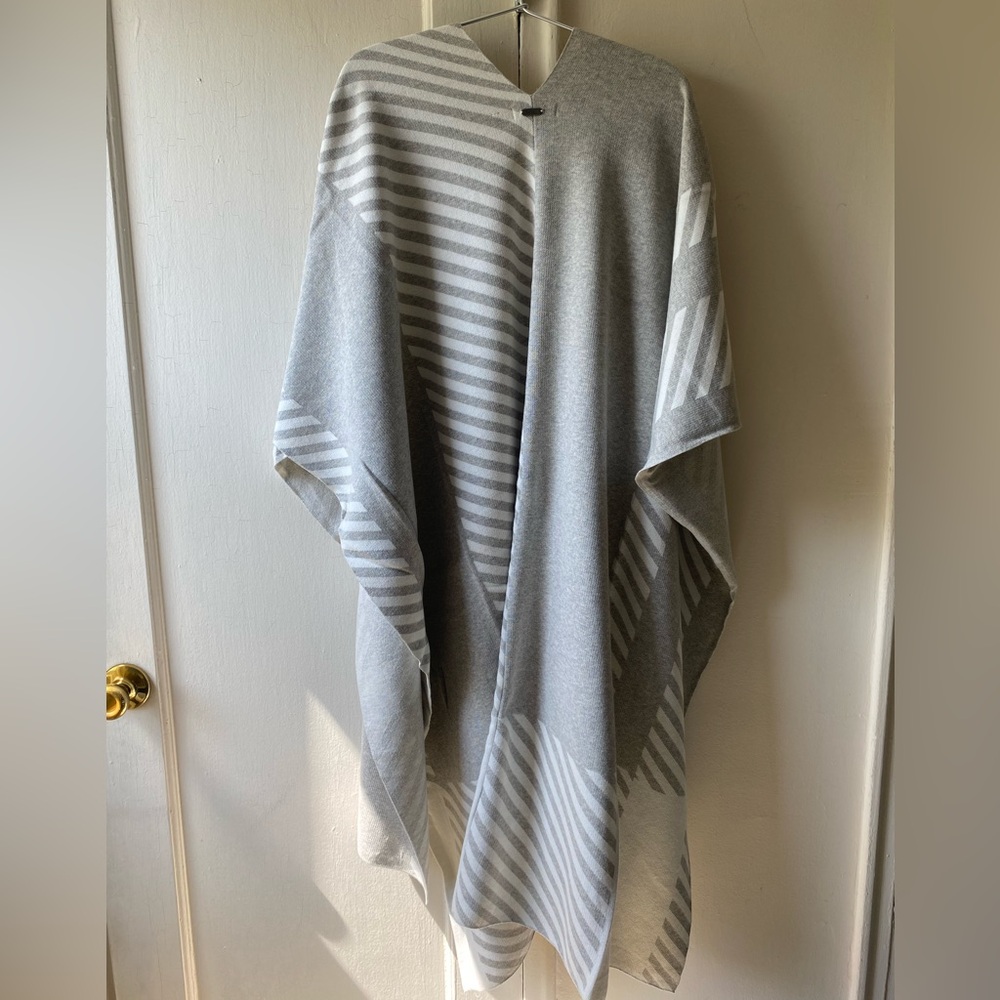 Barbour Knit Cape ONE SIZE